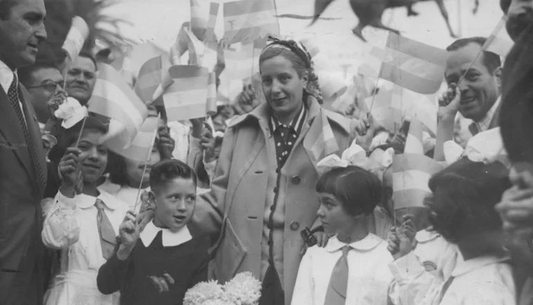 102 años de Eva Perón: recorrido histórico con fotos inéditas de su vida