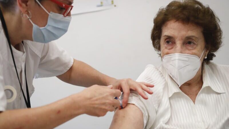Salud: comenzó la campaña de vacunación antigripal para mayores de 65 años