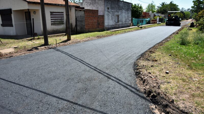 Asfalto 005: comenzó la pavimentación de 5 nuevas cuadras en Torres