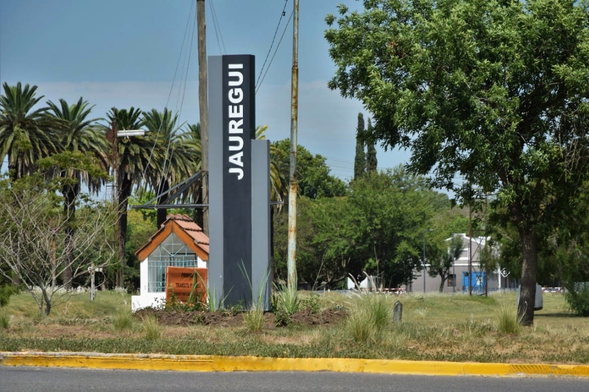 El Municipio instala tótems de señalización en barrios y localidades