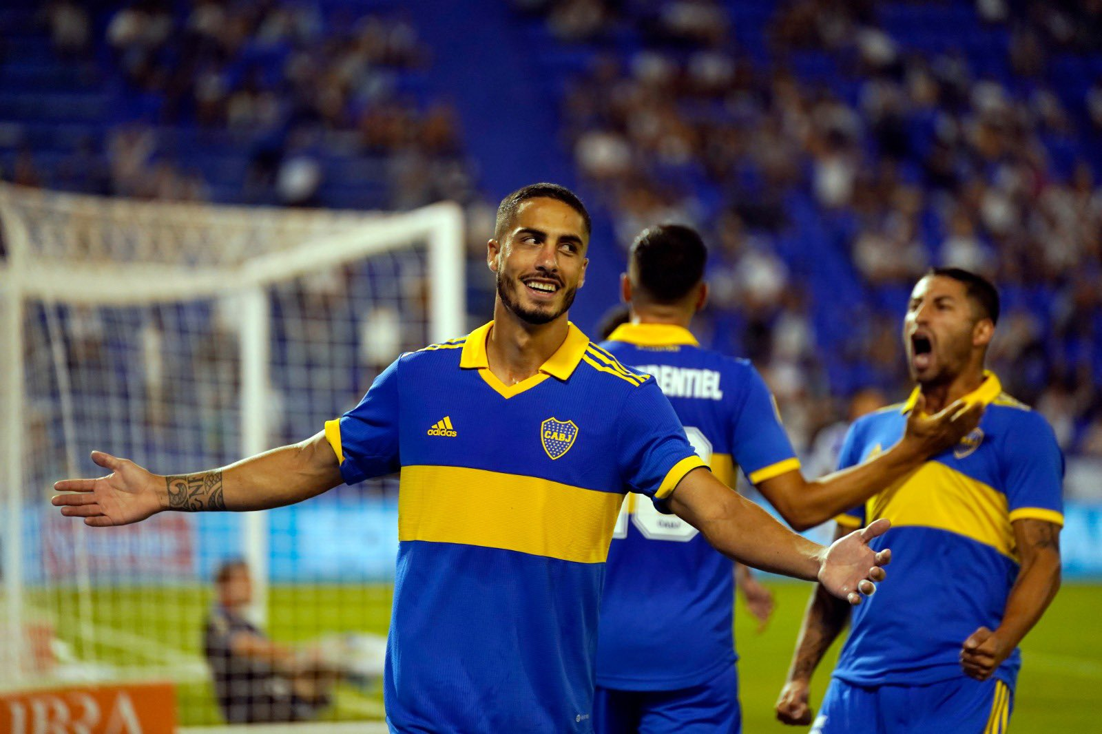 Boca Juniors venció 2-1 en Liniers a Vélez por la Liga Profesional