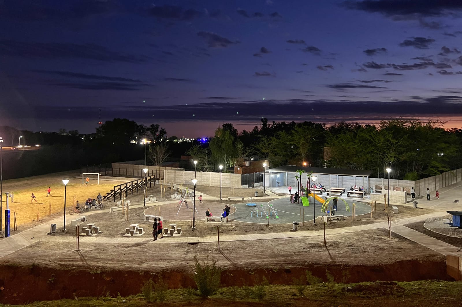 Se abrió a la comunidad un nuevo espacio público ribereño en barrio La Loma